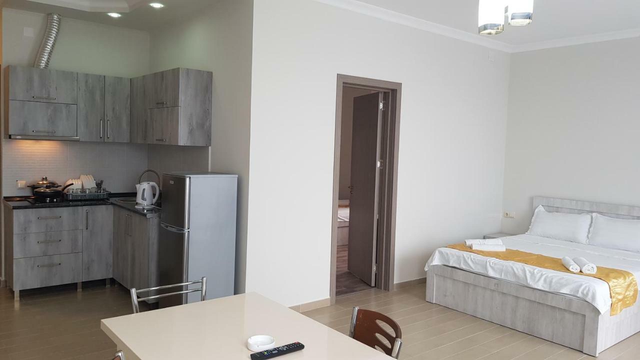 Nakashidze'S Apartments バトゥーミ エクステリア 写真