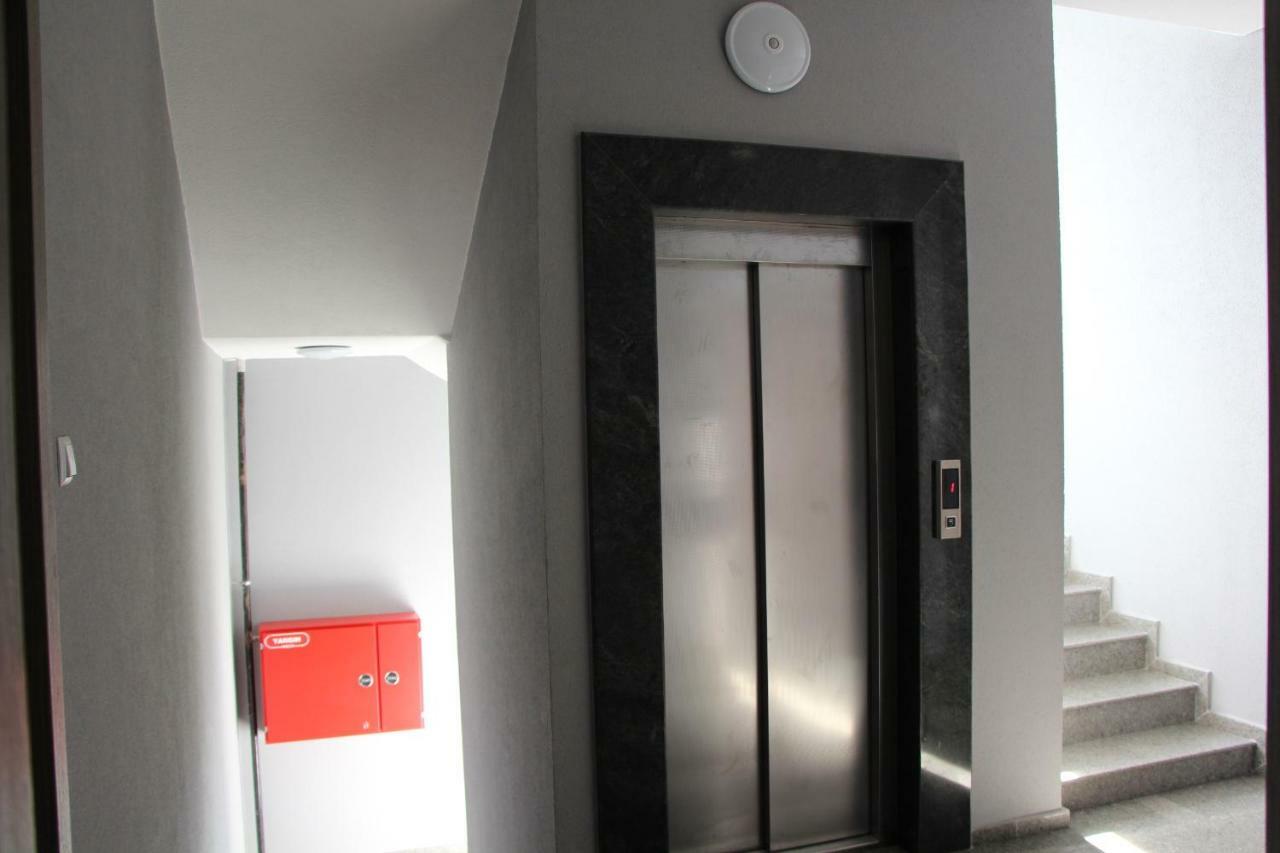 Nakashidze'S Apartments バトゥーミ エクステリア 写真