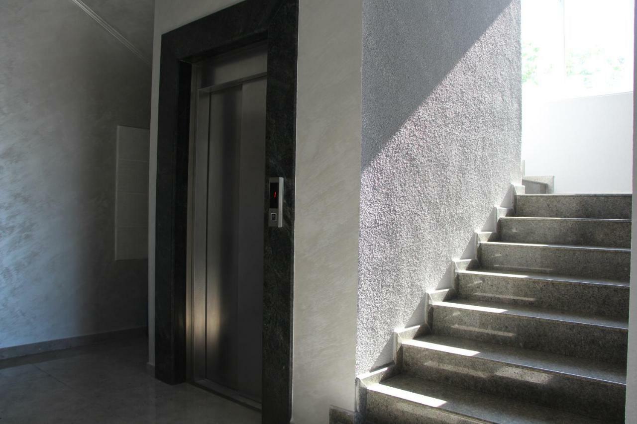 Nakashidze'S Apartments バトゥーミ エクステリア 写真